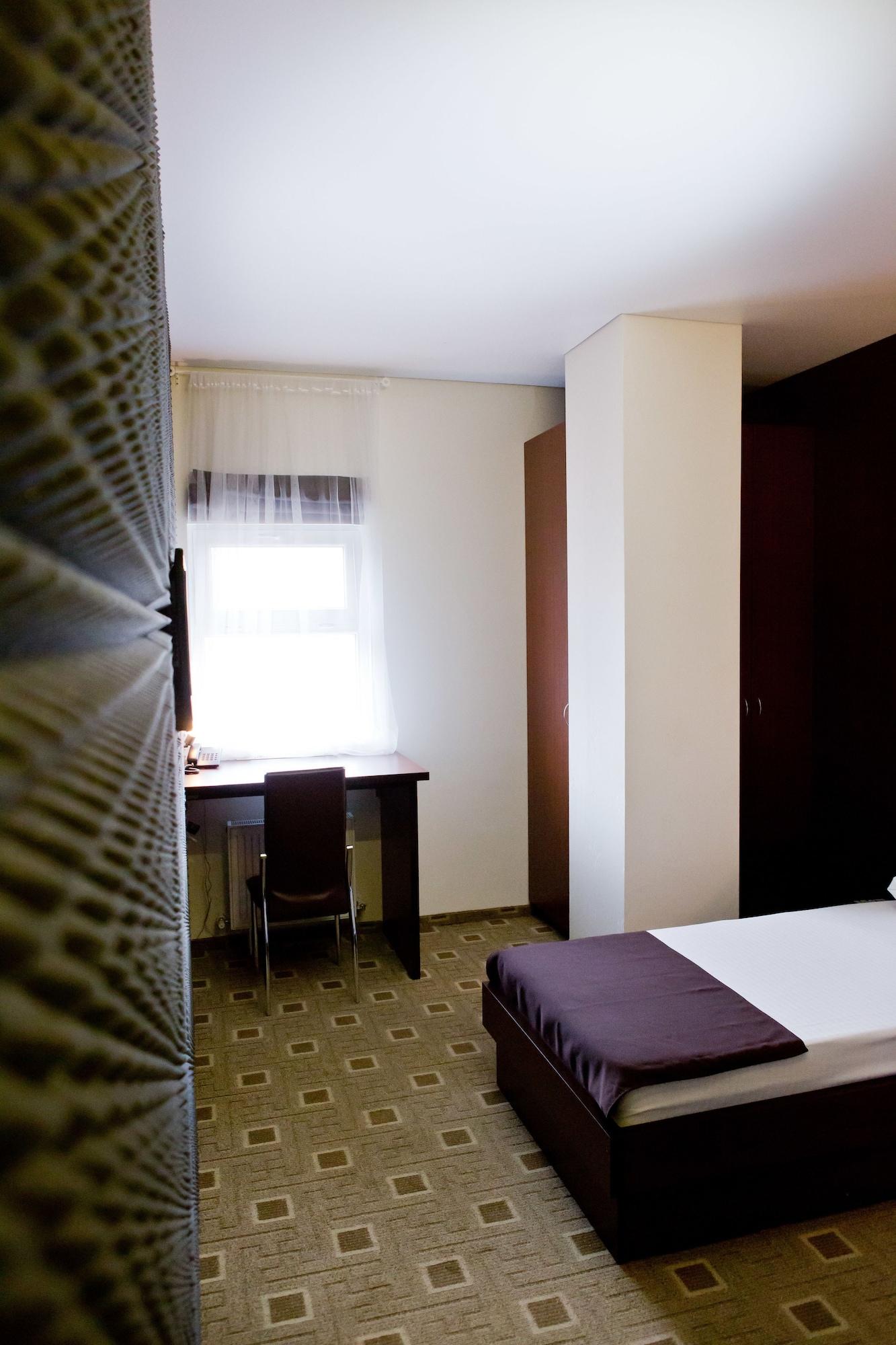 Hotel Olsi Chisinau Bagian luar foto