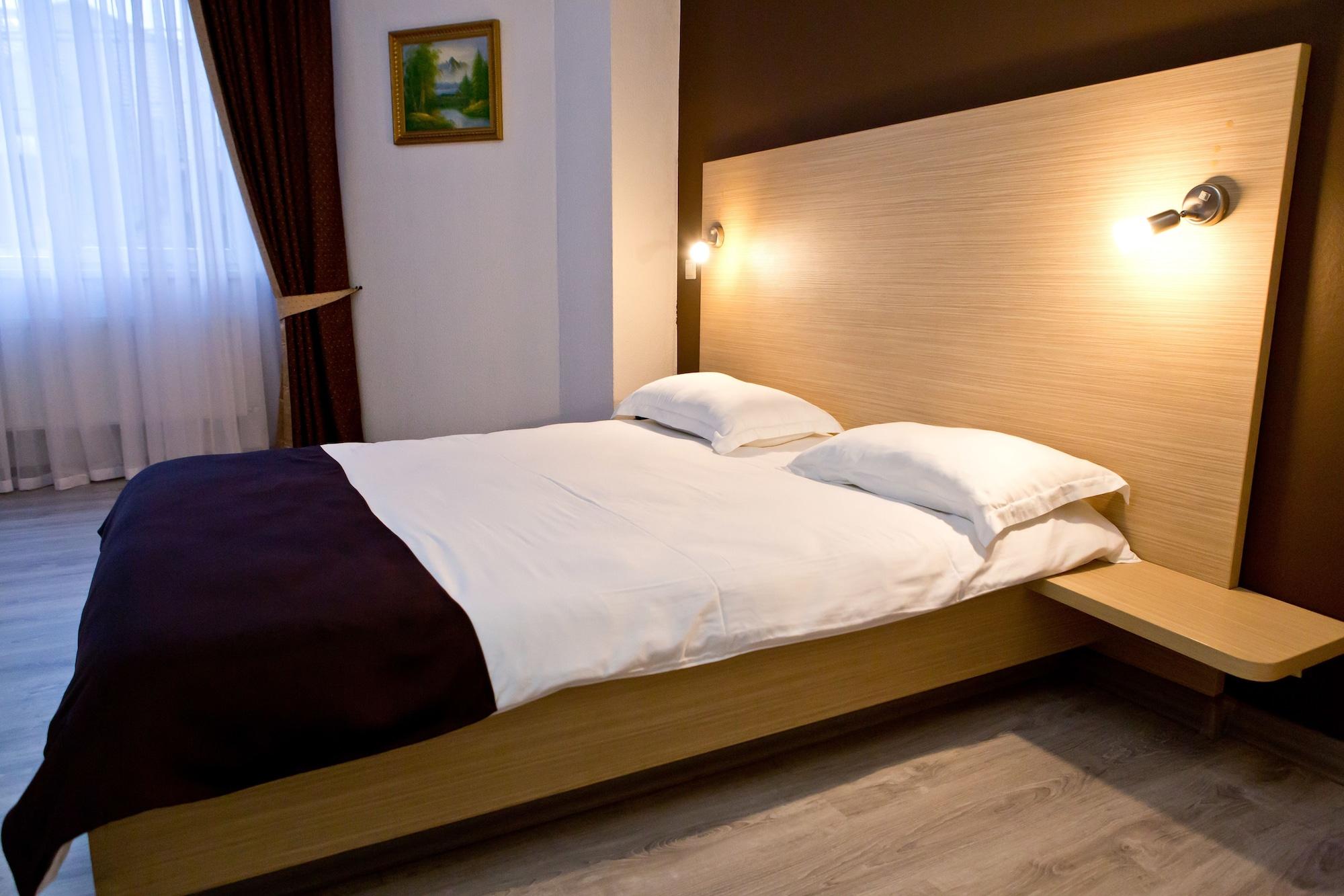 Hotel Olsi Chisinau Bagian luar foto