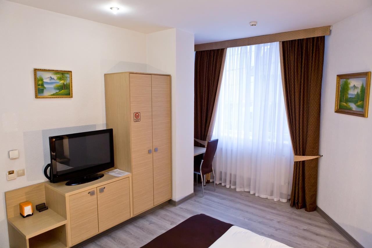 Hotel Olsi Chisinau Bagian luar foto